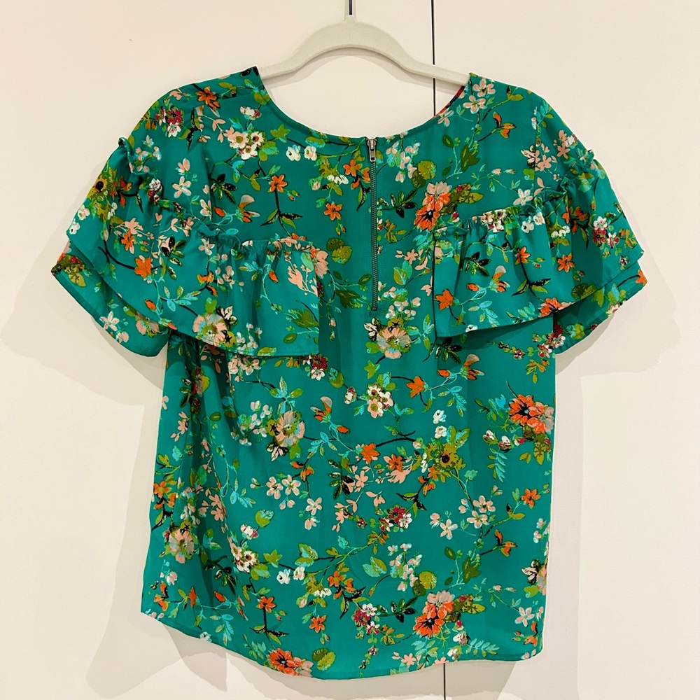 Xhilaration Green Floral Ruffle Spring Summer Blouse